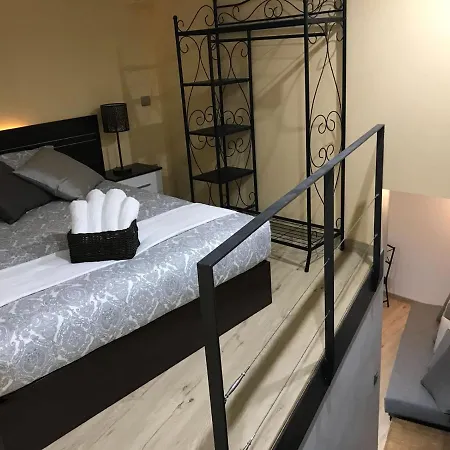 לינה וארוחת בוקר Casa Duquelrey מאלגה